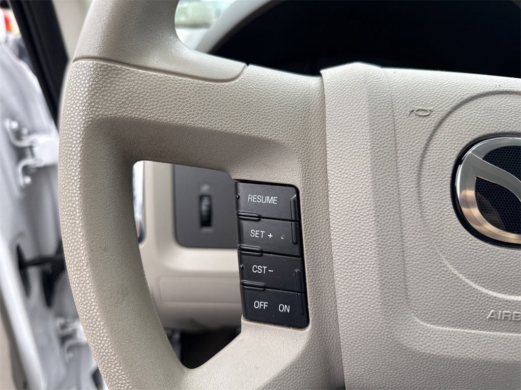 Used 2008 MAZDA Tribute i w/ Cargo Area Cover Pkg image 23