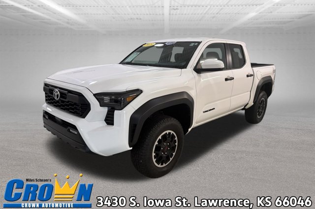 Used 2025 Toyota Tacoma TRD Off-Road AWD/4WD image 1