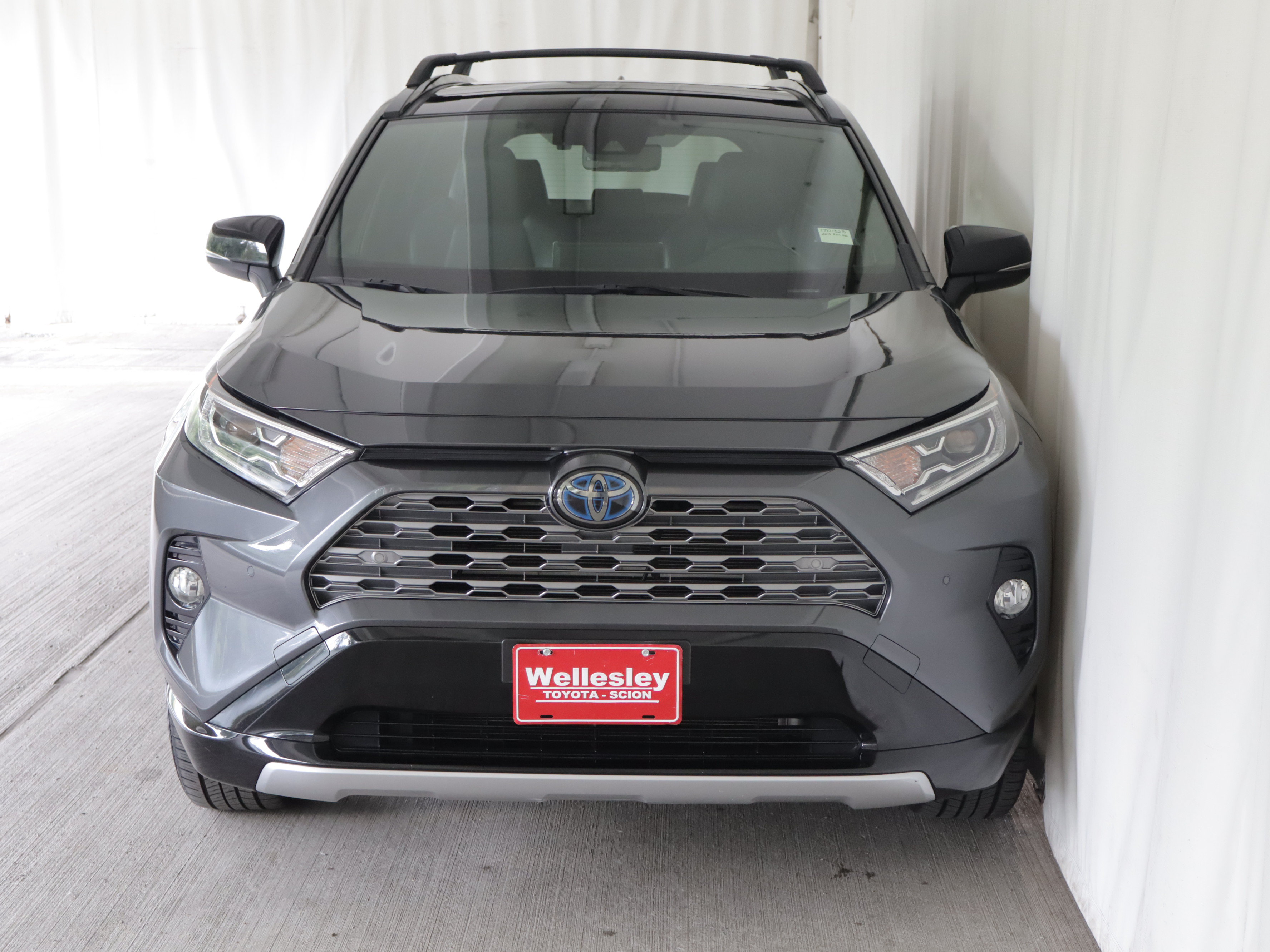 Used 2019 Toyota RAV4 XSE AWD/4WD image 6