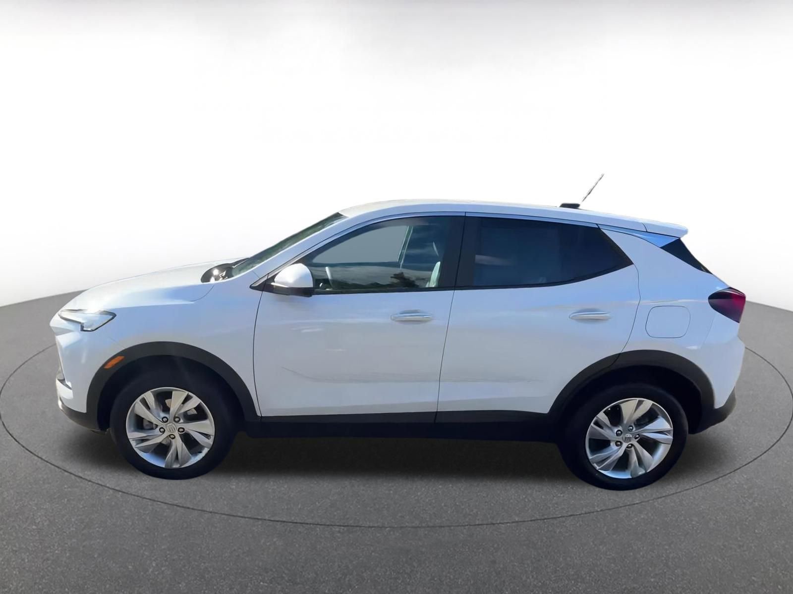 Used 2025 Buick Encore GX Preferred image 9