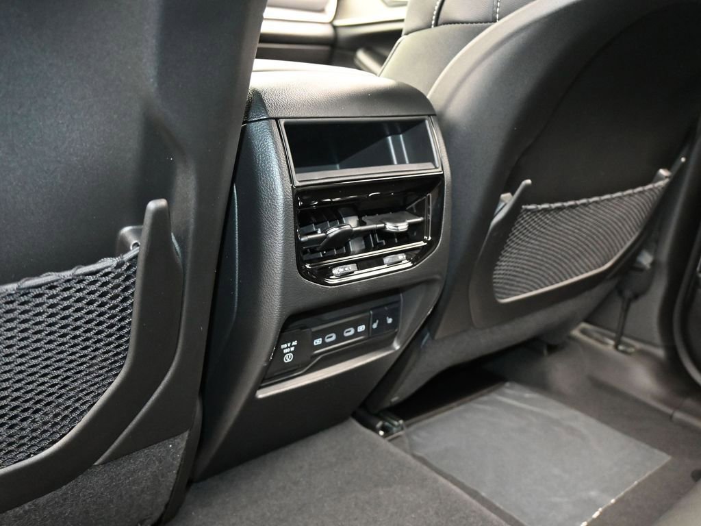 New 2026 Jeep Grand Cherokee Limited w/ Limited Altitude Package RWD image 30