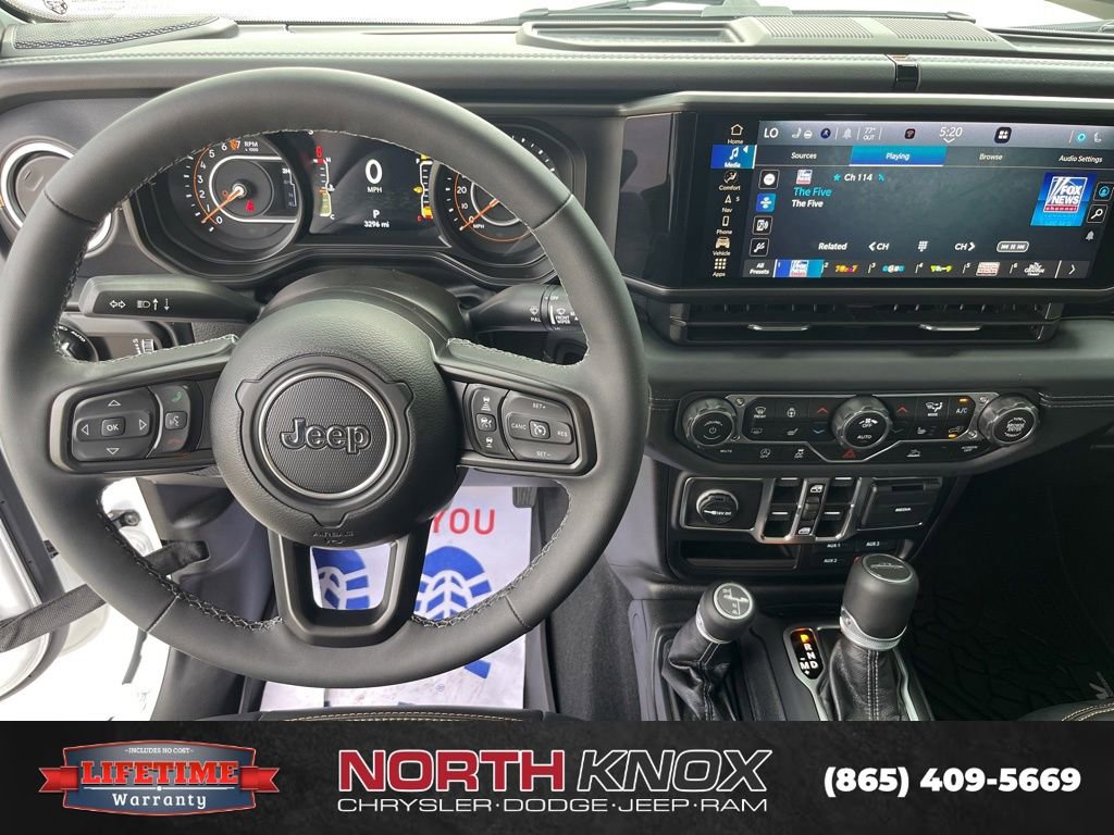 Used 2025 Jeep Gladiator Sport AWD/4WD image 7