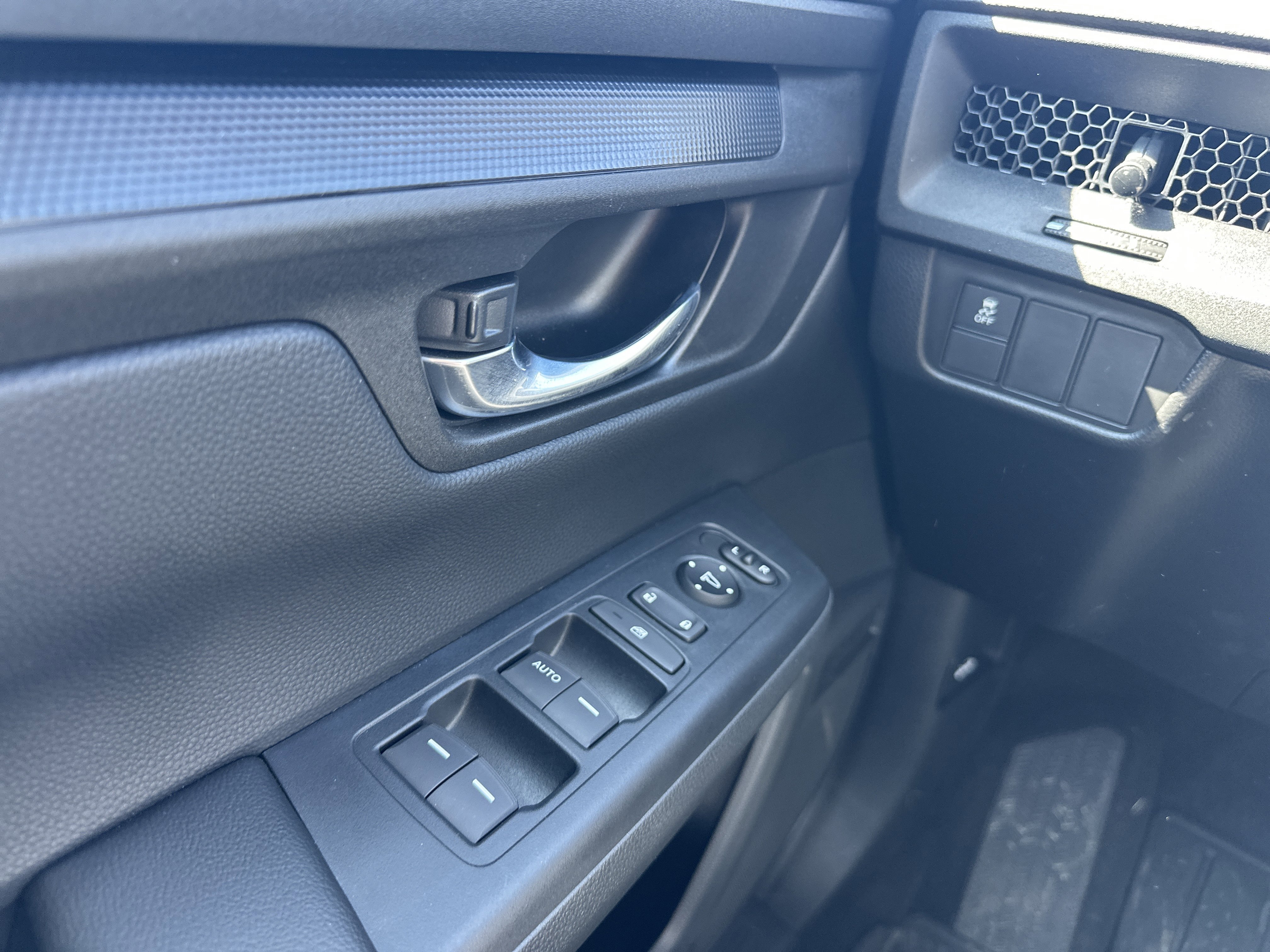 Certified 2025 Honda CR-V LX image 25