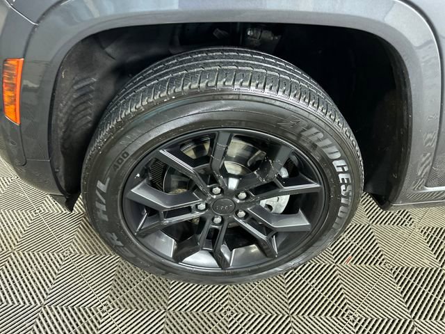 Used 2023 Jeep Grand Cherokee 30th Anniversary image 10