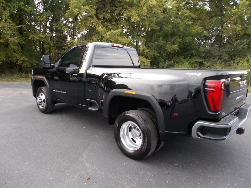 Used 2024 GMC Sierra 3500 SLE w/ SLE Convenience Package image 5