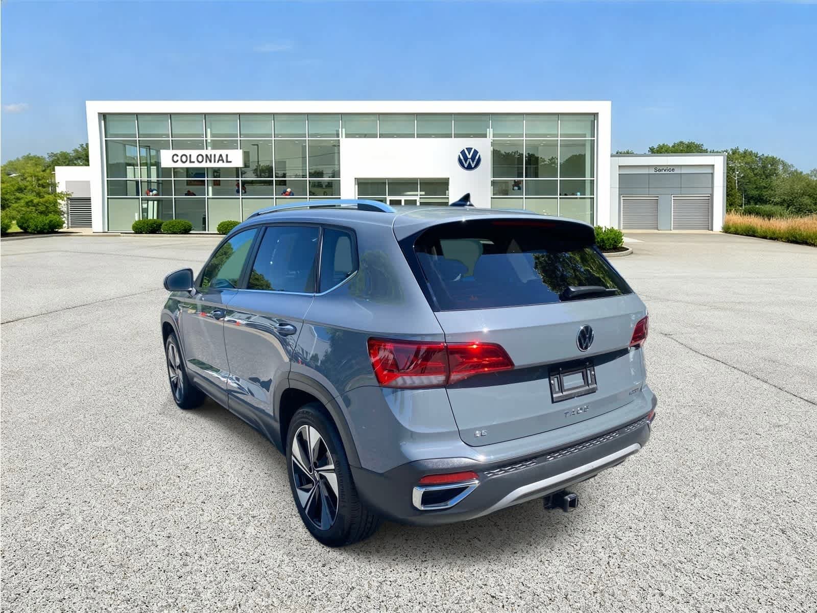 Certified 2024 Volkswagen Taos SE w/ Panoramic Sunroof Package AWD/4WD image 3