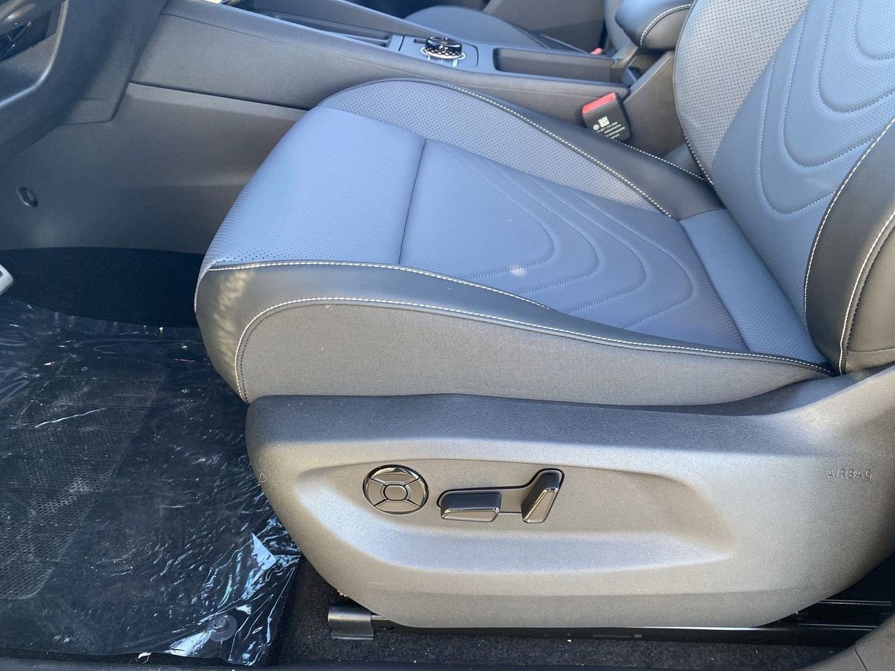 New 2026 Volkswagen Tiguan SE R-Line image 16