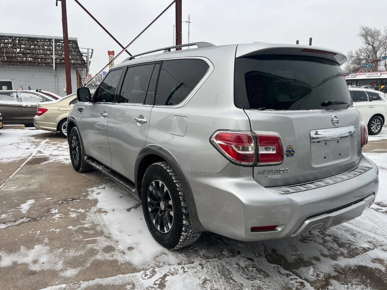 Used 2017 Nissan Armada SV w/ Driver Package AWD/4WD image 5