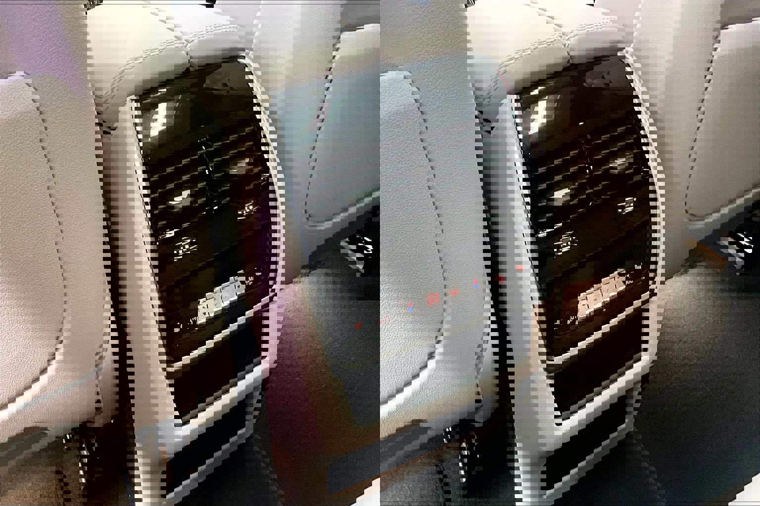 Used 2023 BMW X5 M50i w/ Executive Package image 33