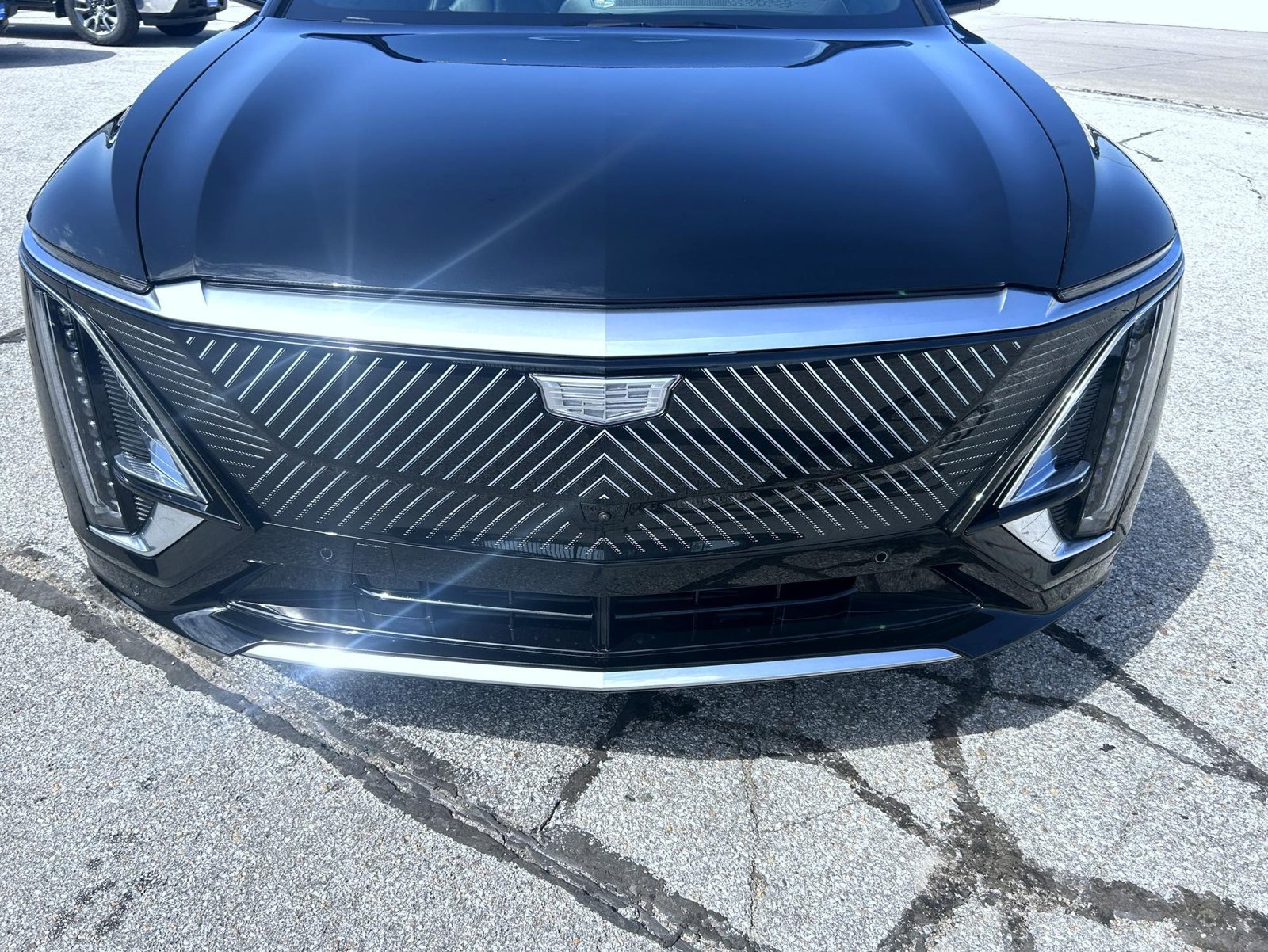 Certified 2026 Cadillac Lyriq Premium Luxury w/ LPO, Floor Liner Package AWD/4WD image 9