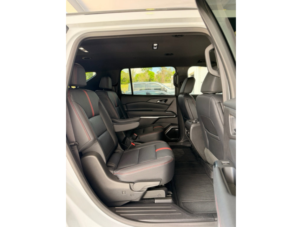 Used 2026 Chevrolet Traverse RS image 25