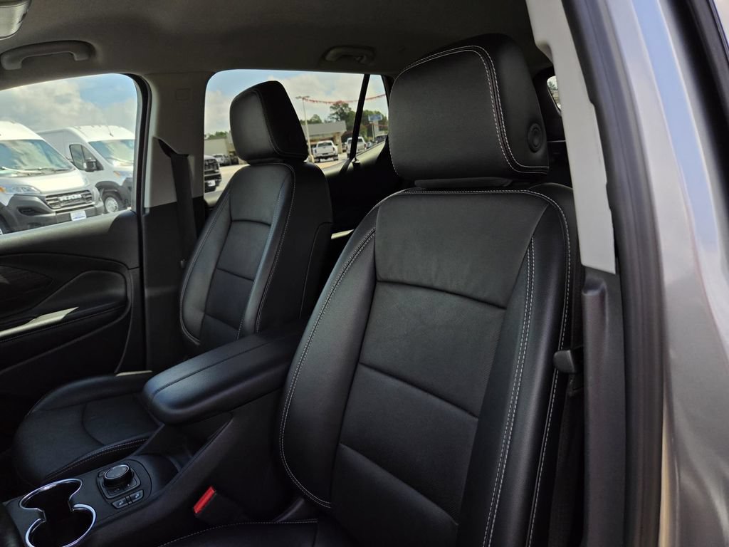 Used 2024 GMC Terrain SLT AWD/4WD image 13