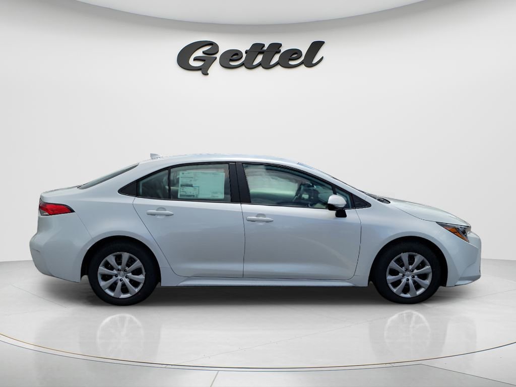 New 2026 Toyota Corolla LE FWD image 4