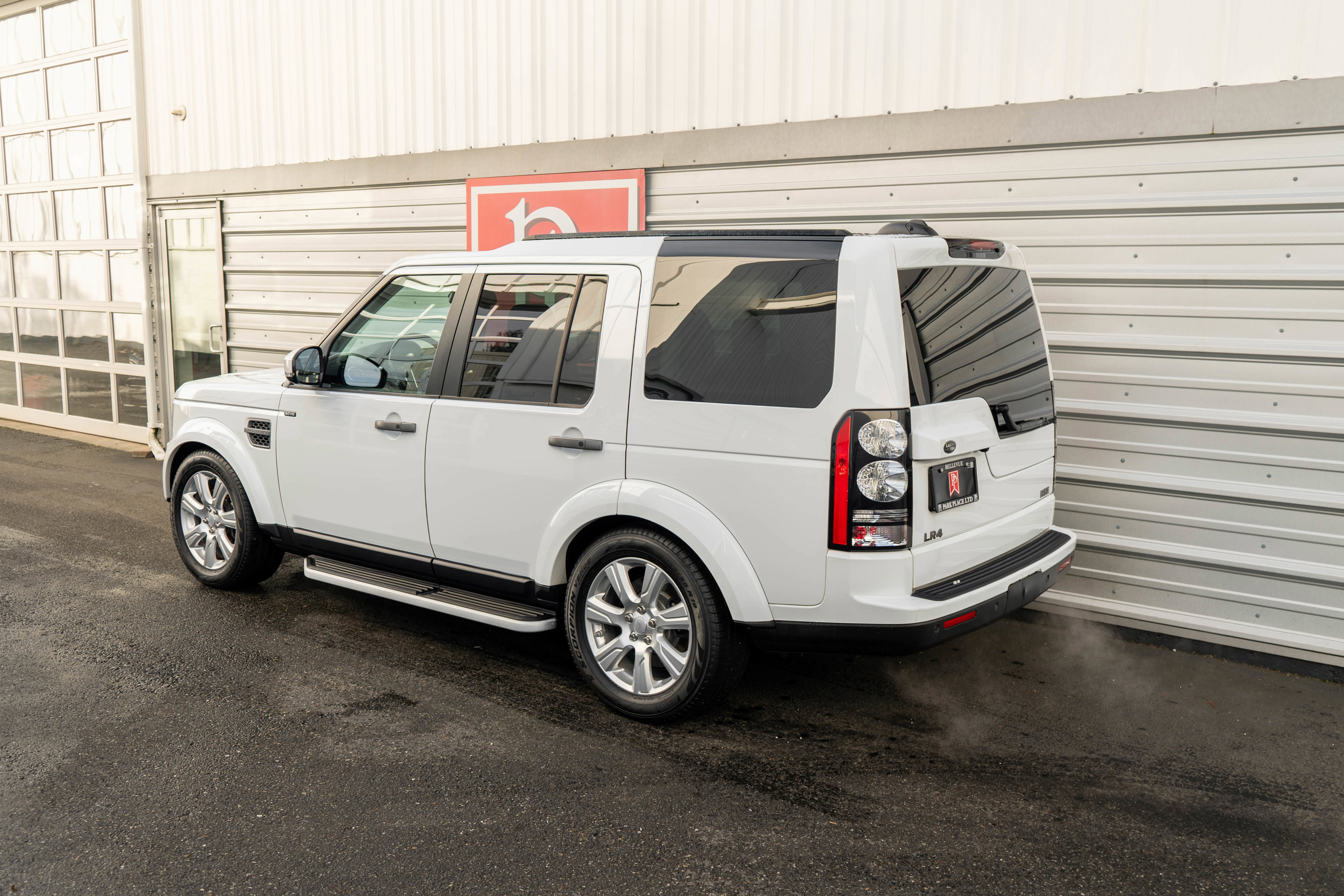Used 2016 Land Rover LR4 HSE Silver Edition AWD/4WD image 43