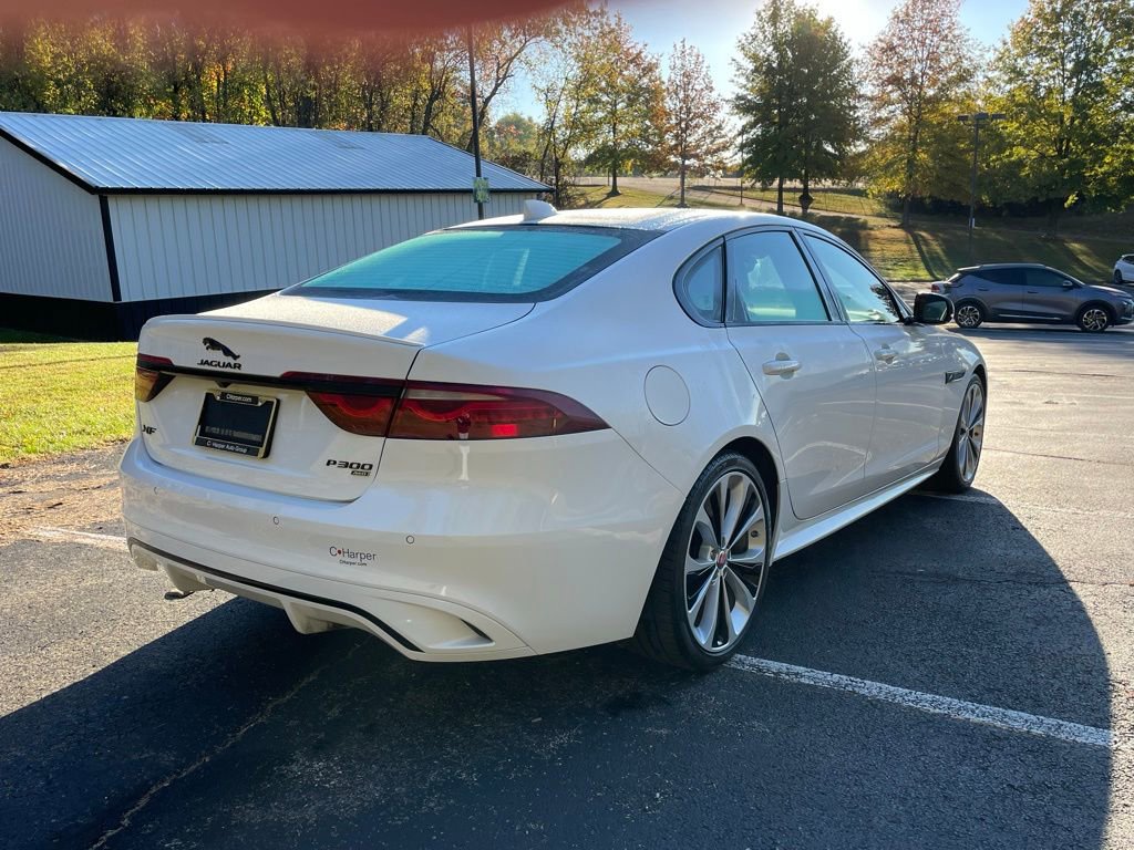 Used 2022 Jaguar XF R-Dynamic SE image 3