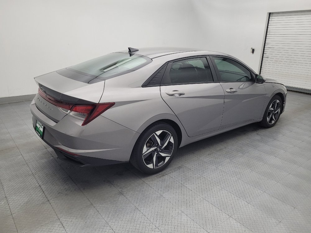 Used 2023 Hyundai Elantra SEL w/ Convenience Package FWD image 10
