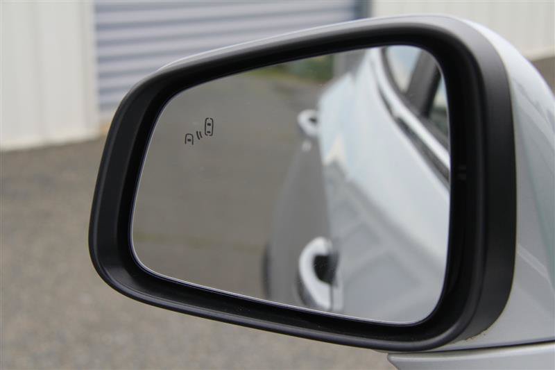 Used 2019 Buick Encore Essence AWD/4WD image 29