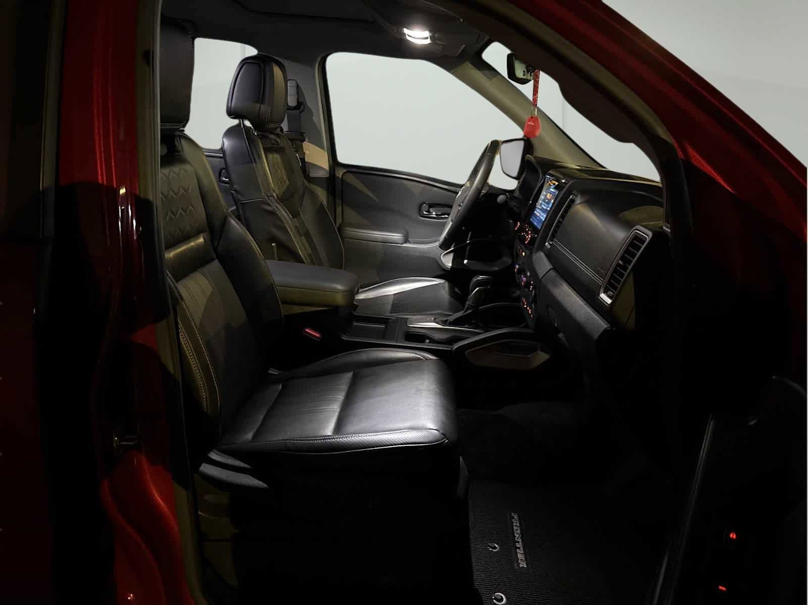 Used 2024 Nissan Frontier SL w/ Technology Package image 12