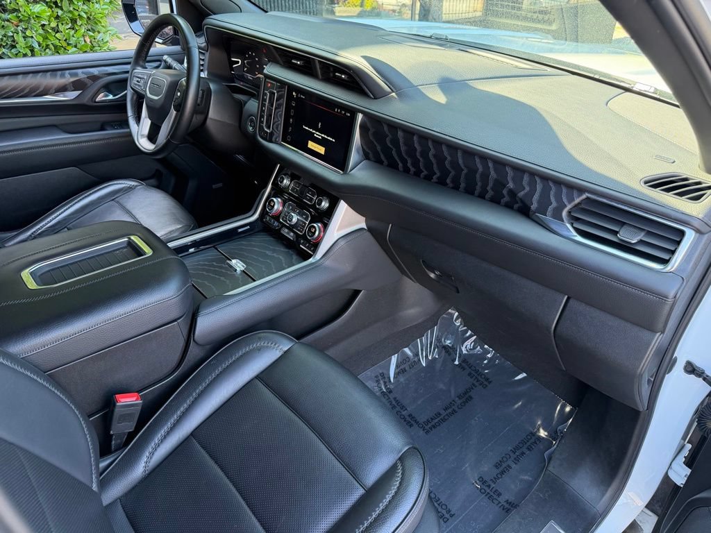Used 2023 GMC Yukon Denali AWD/4WD image 34