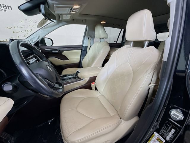 Used 2021 Toyota Highlander Platinum image 21