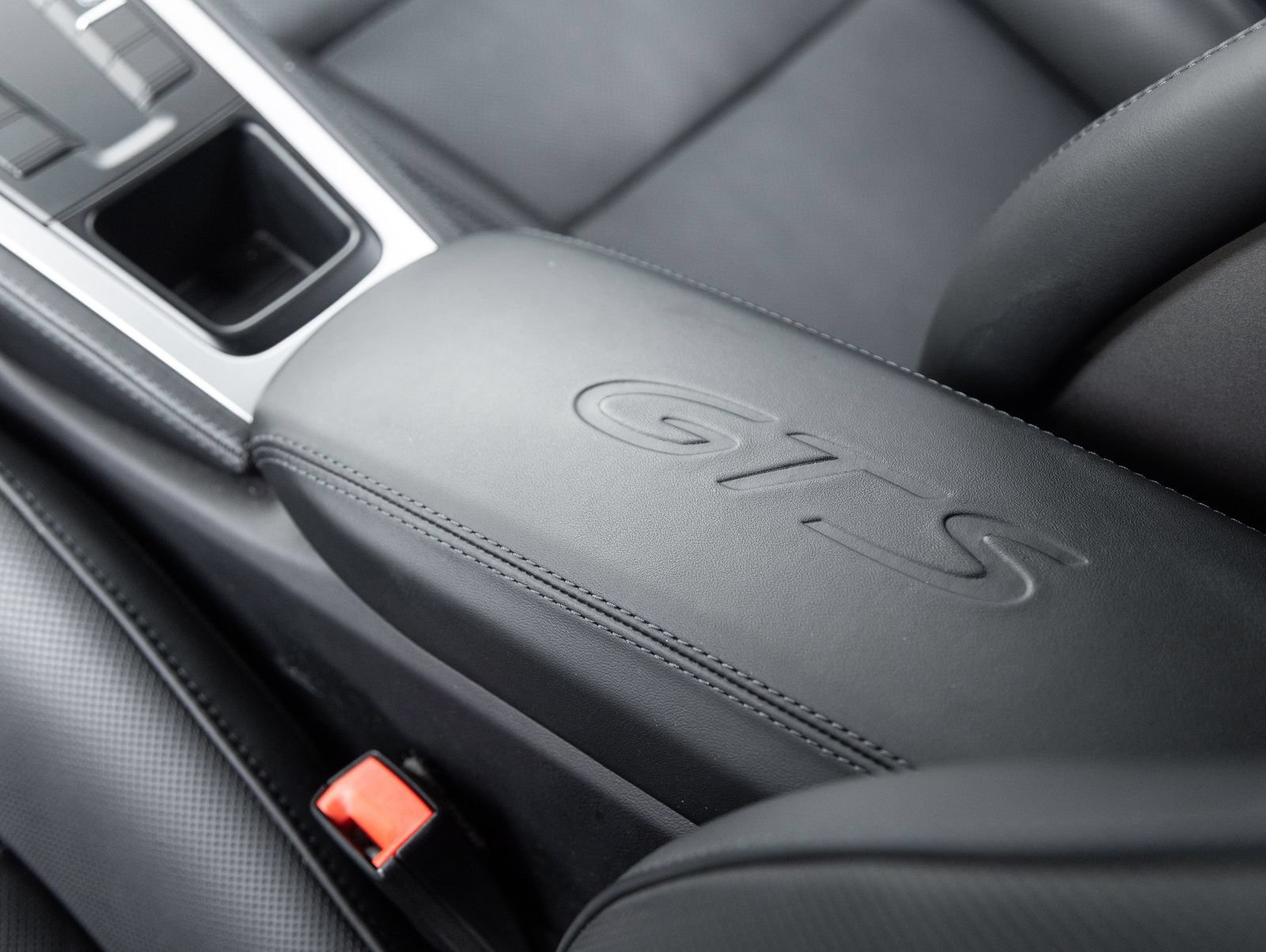 Certified 2022 Porsche 718 Cayman GTS RWD image 30