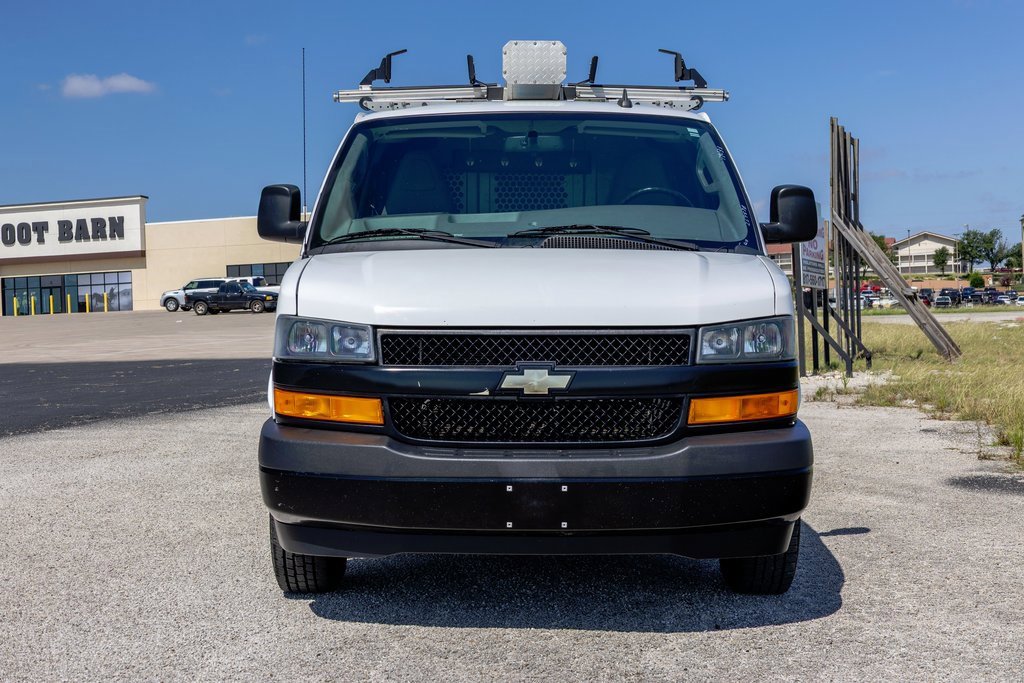Used 2020 Chevrolet Express 3500 w/ Driver Convenience Package image 2