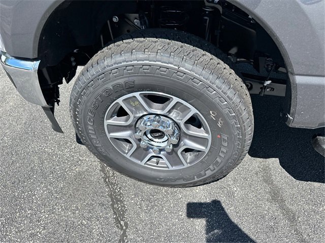 New 2025 Ford F350 XLT w/ FX4 Off-Road Package image 15
