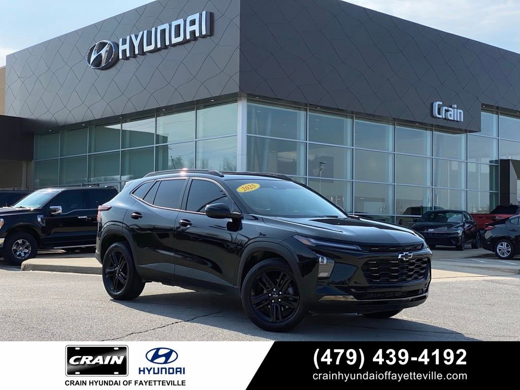 Used 2025 Chevrolet Trax ACTIV w/ Sunroof Package image 1