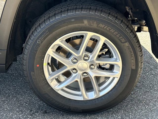 New 2026 Jeep Grand Cherokee Laredo image 40