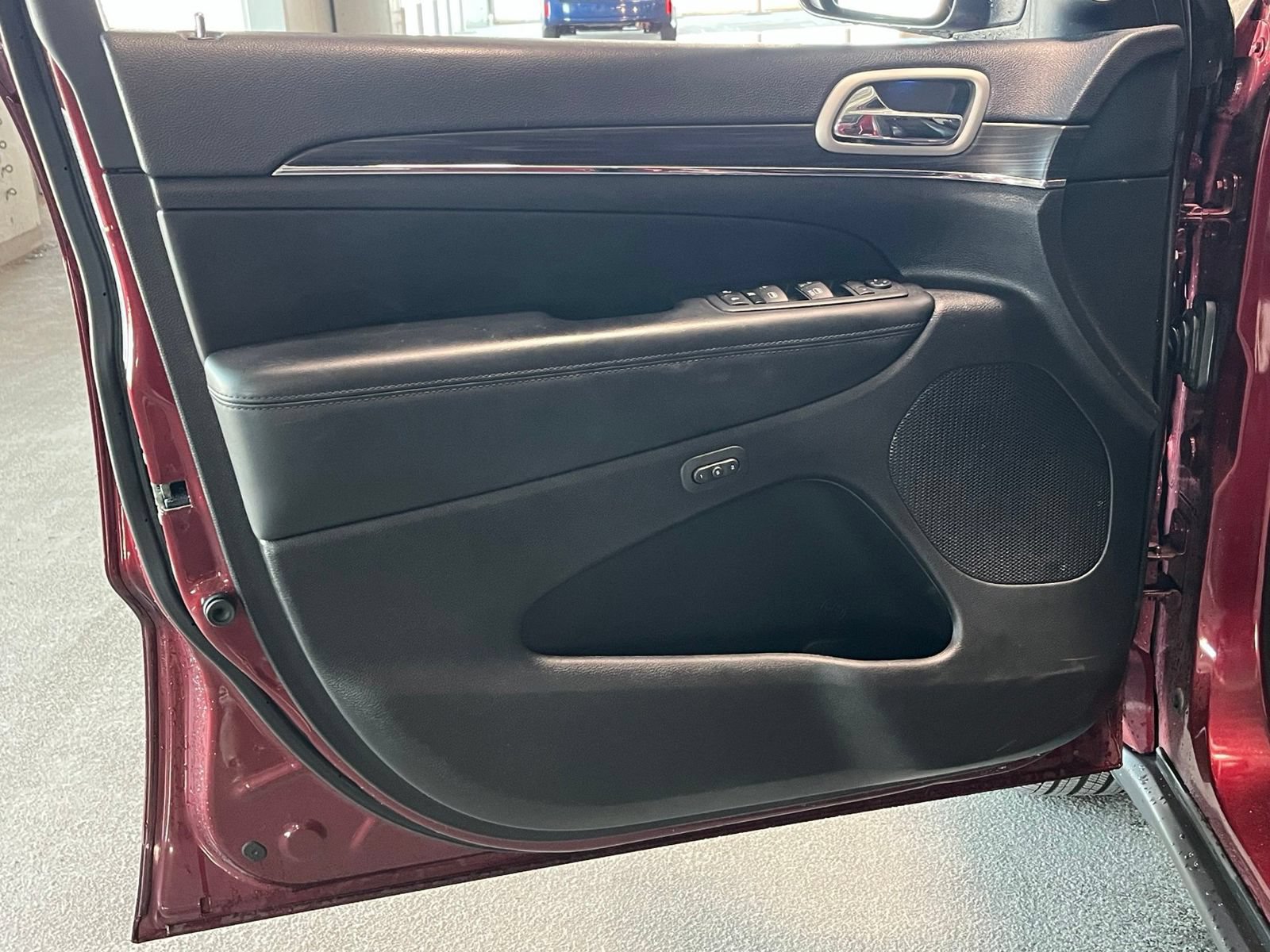 Used 2022 Jeep Grand Cherokee Limited AWD/4WD image 15