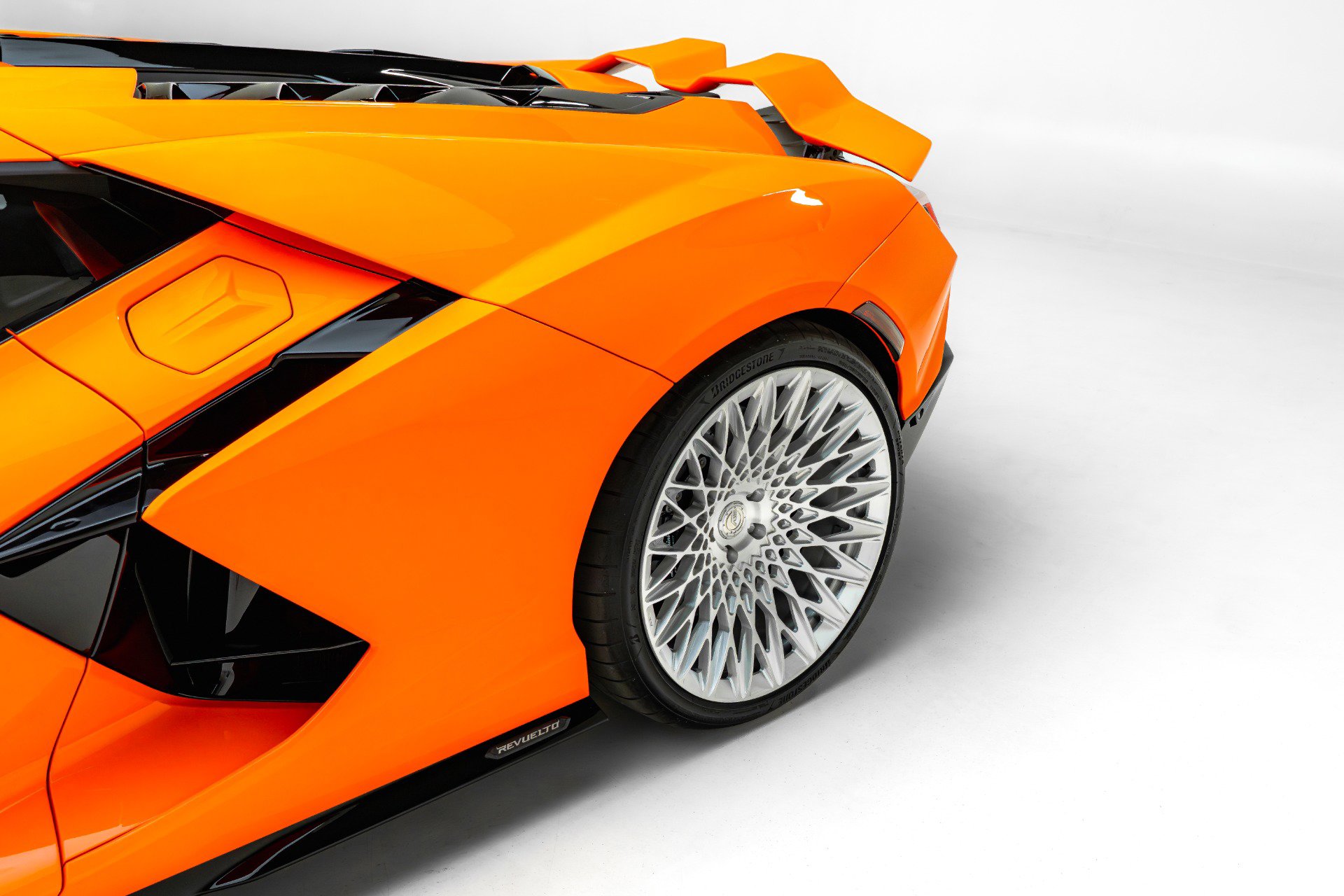 Used 2024 Lamborghini Revuelto AWD/4WD image 20