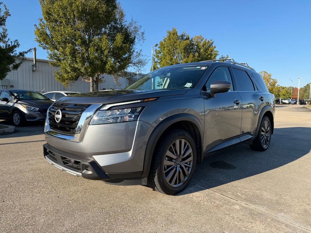 Used 2024 Nissan Pathfinder SL w/ SL Premium Package