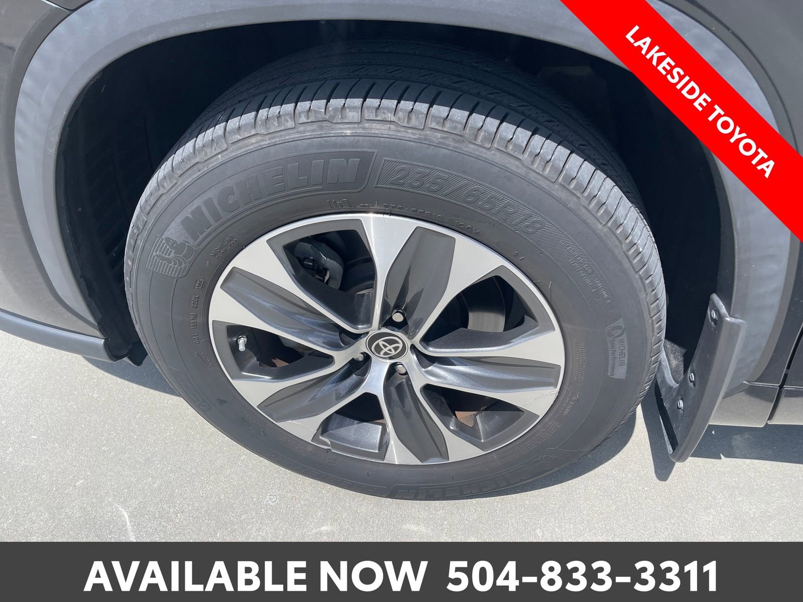 Used 2023 Toyota Highlander XLE FWD image 13