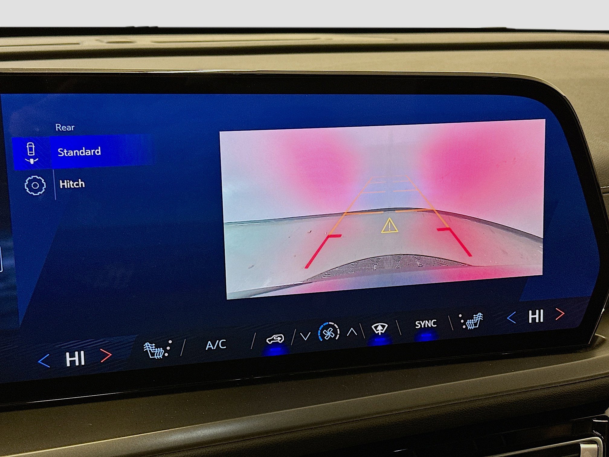 Used 2025 Chevrolet Traverse LT w/ Sun and Wheel Package image 23