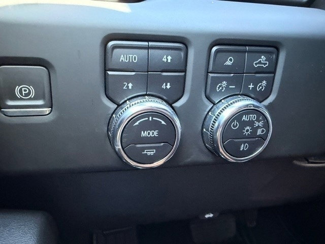 Used 2023 GMC Sierra 1500 AT4 w/ AT4 Premium Package AWD/4WD image 20