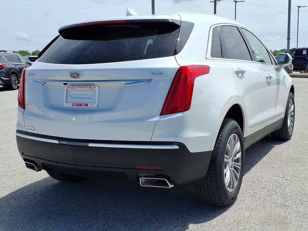 Used 2019 Cadillac XT5 Luxury FWD image 2