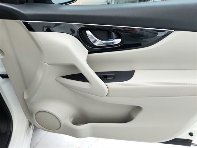 Used 2018 Nissan Rogue Sport SL image 35