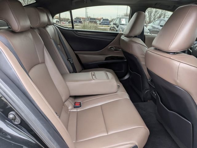 Used 2023 Lexus ES 300h w/ Premium Package image 32