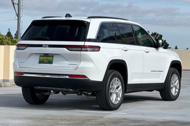 New 2026 Jeep Grand Cherokee Laredo X AWD/4WD image 4