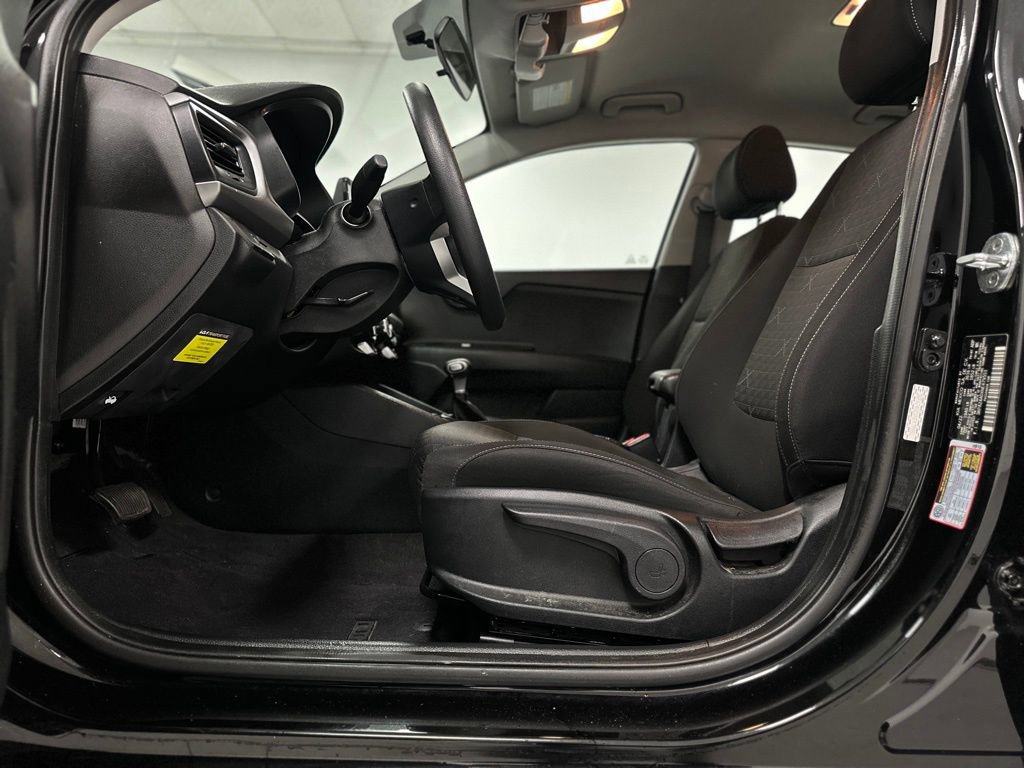 Used 2022 Kia Rio S image 16
