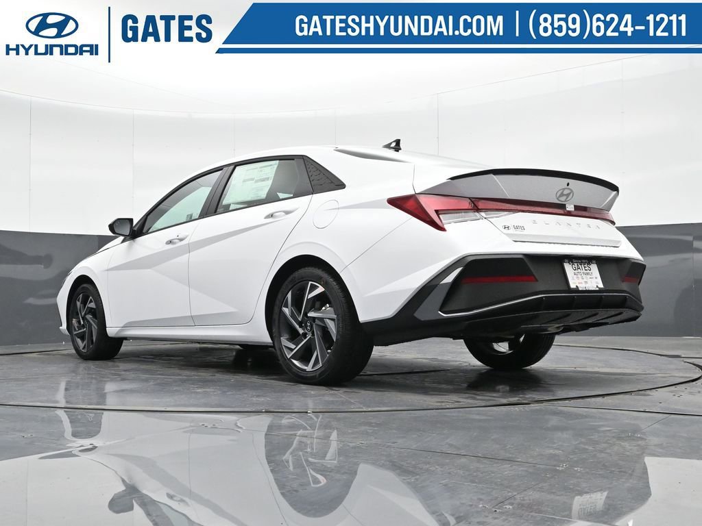 Used 2025 Hyundai Elantra Sport image 41