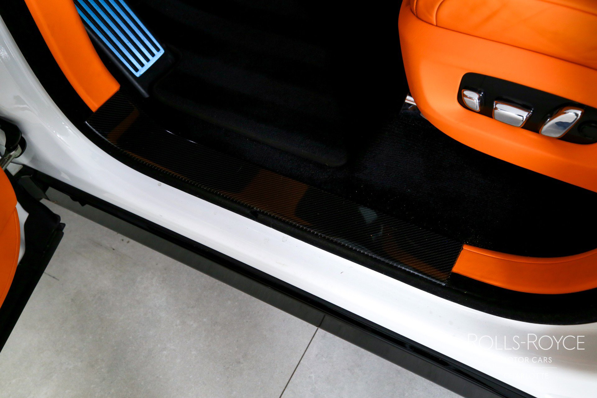 Certified 2025 Rolls-Royce Cullinan image 17