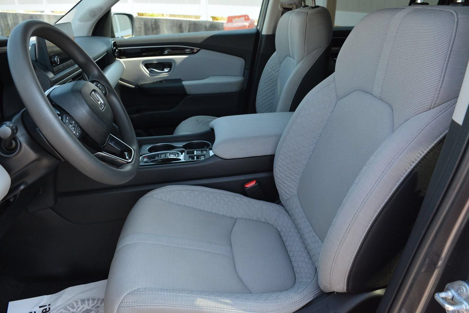 Used 2023 Honda Pilot LX image 7