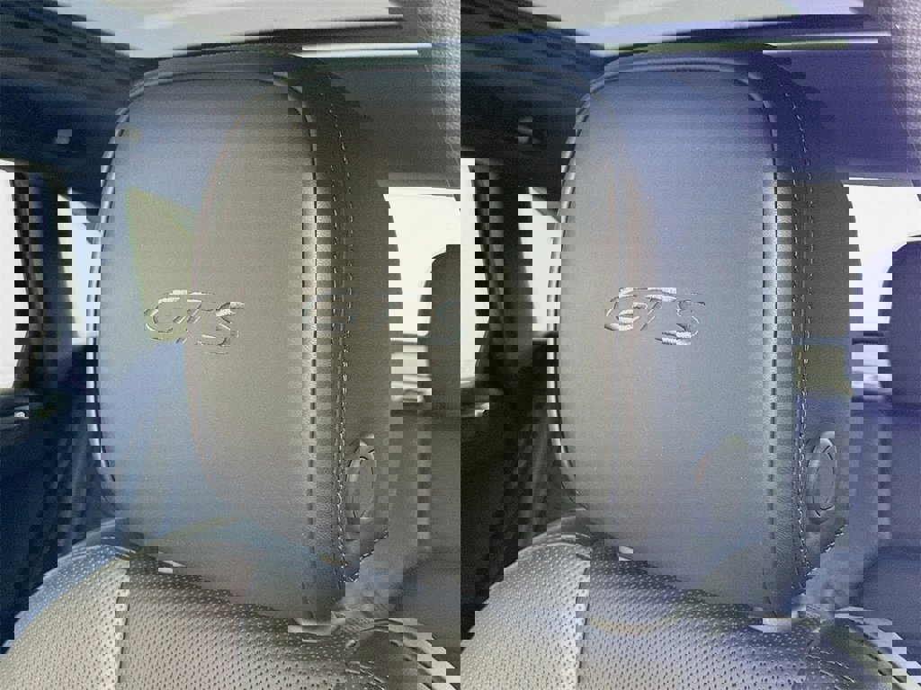 New 2026 Porsche Macan GTS image 15