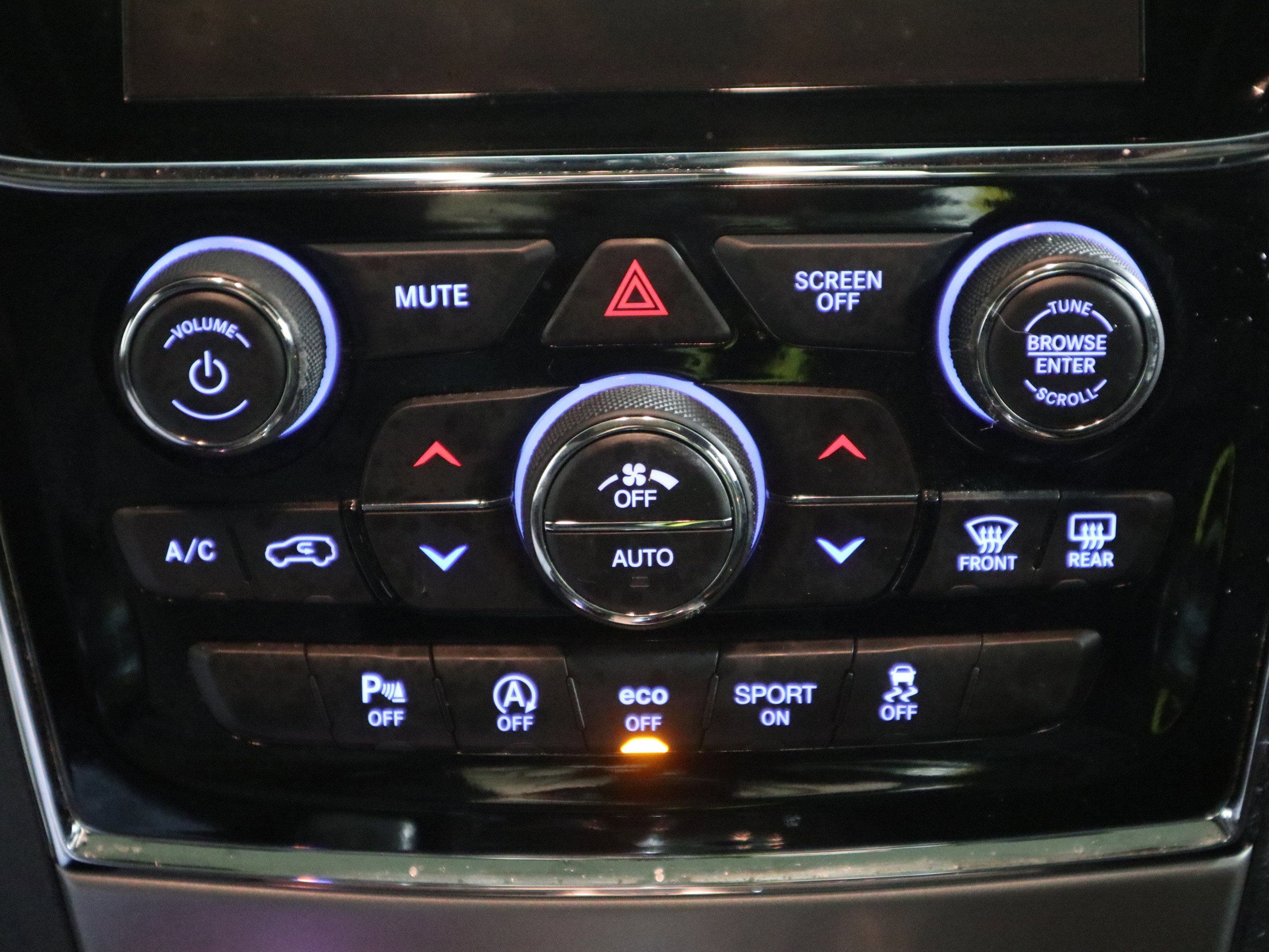 Used 2020 Jeep Grand Cherokee Overland image 26