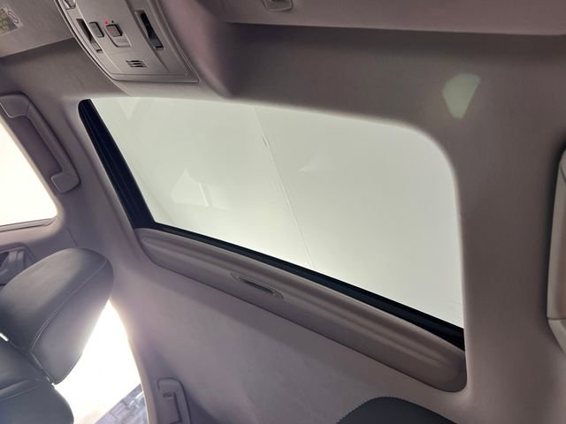 Used 2016 Lexus ES 350 w/ Luxury Package w/Wood Trim image 24