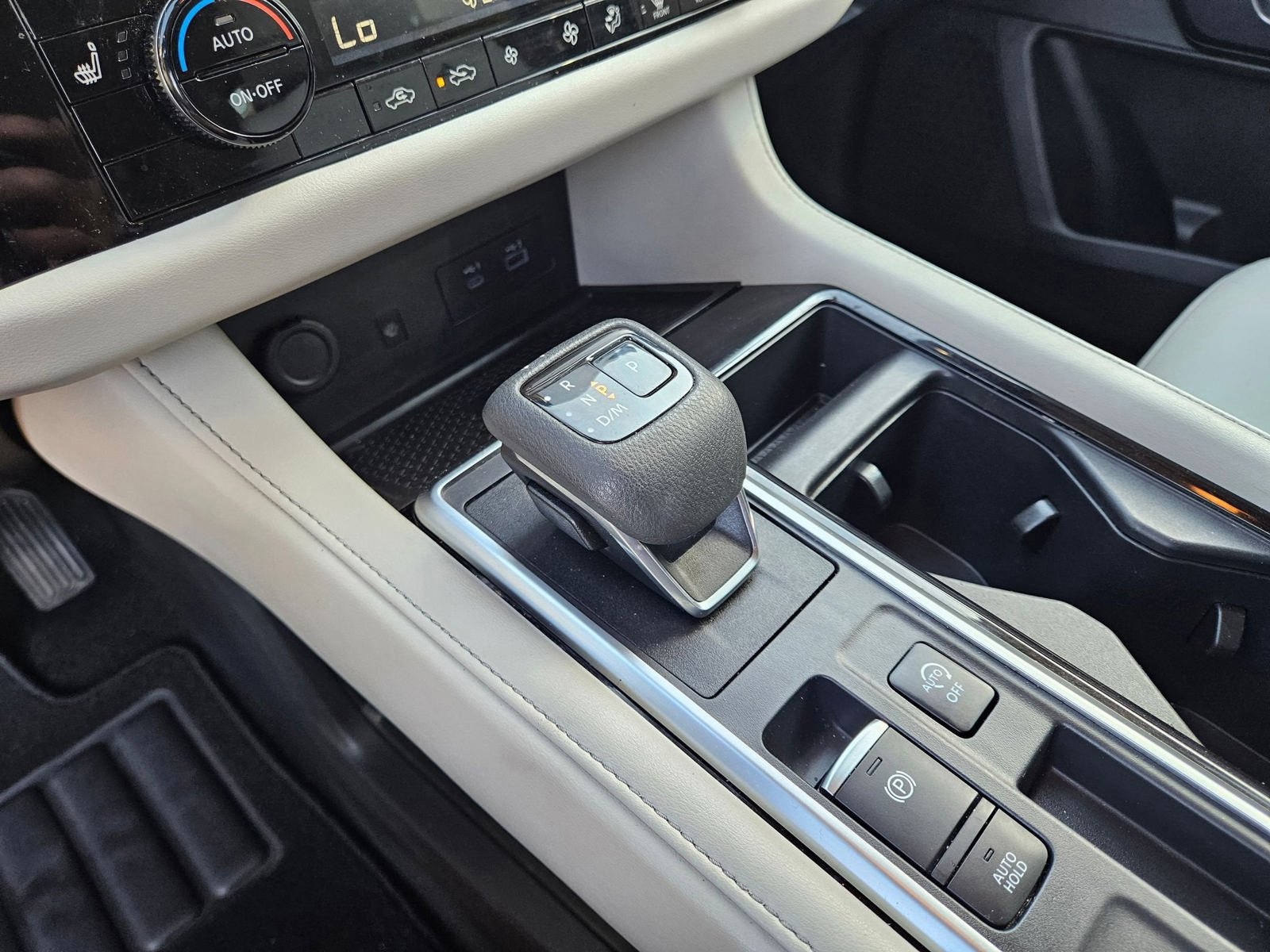 Used 2023 Nissan Pathfinder SL FWD image 22