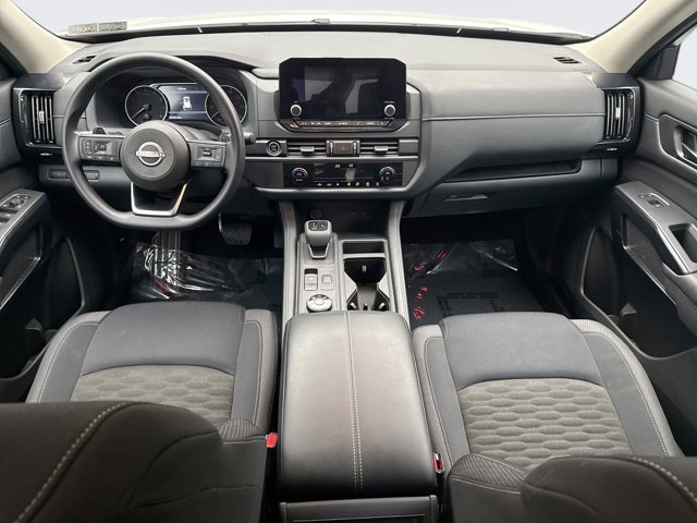 Used 2024 Nissan Pathfinder S image 14