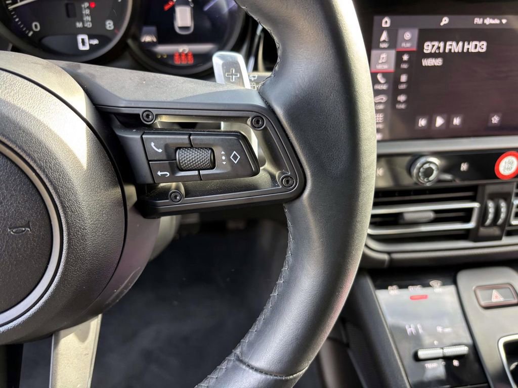 Certified 2024 Porsche Macan image 28