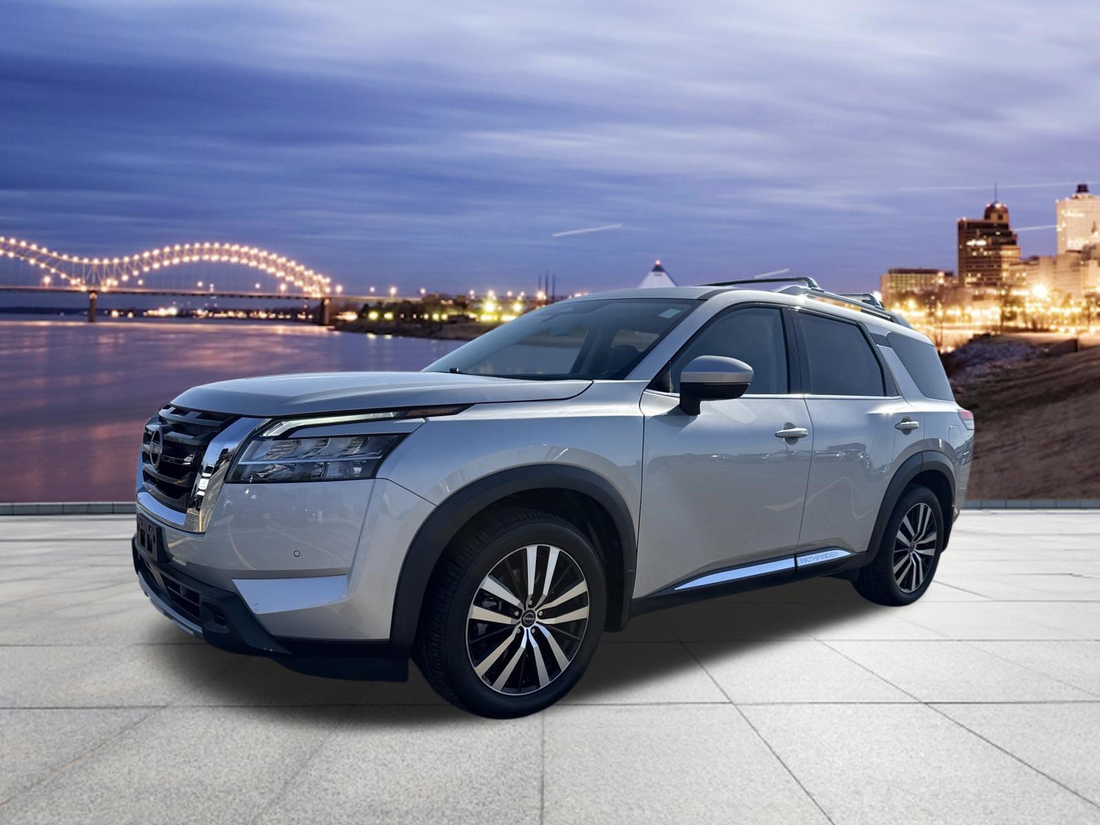 Used 2023 Nissan Pathfinder Platinum image 1